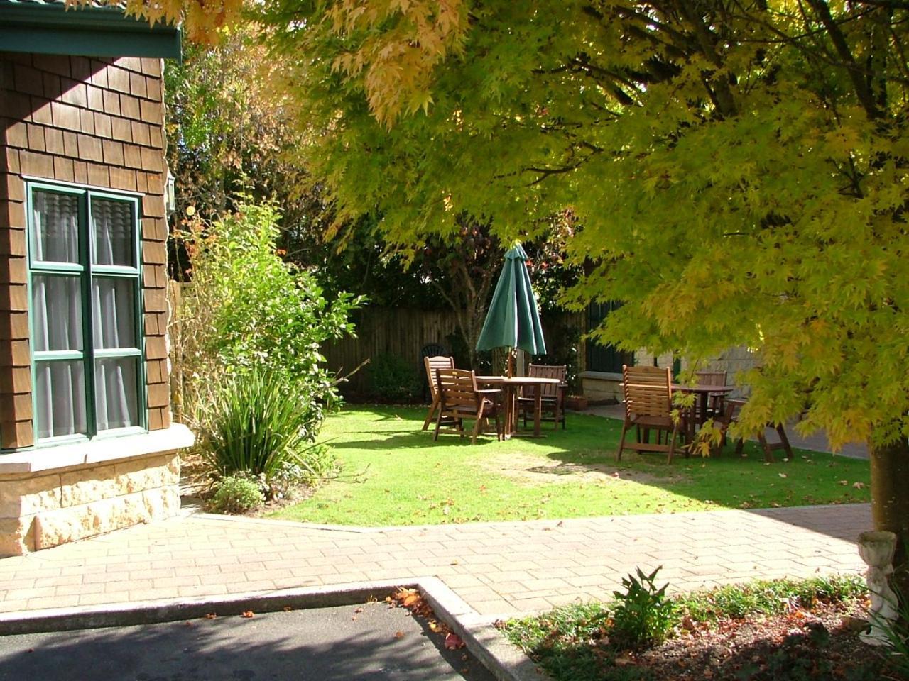 Cambridge Mews Motel Екстер'єр фото
