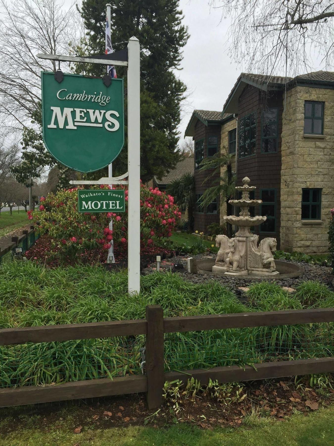 Cambridge Mews Motel Екстер'єр фото