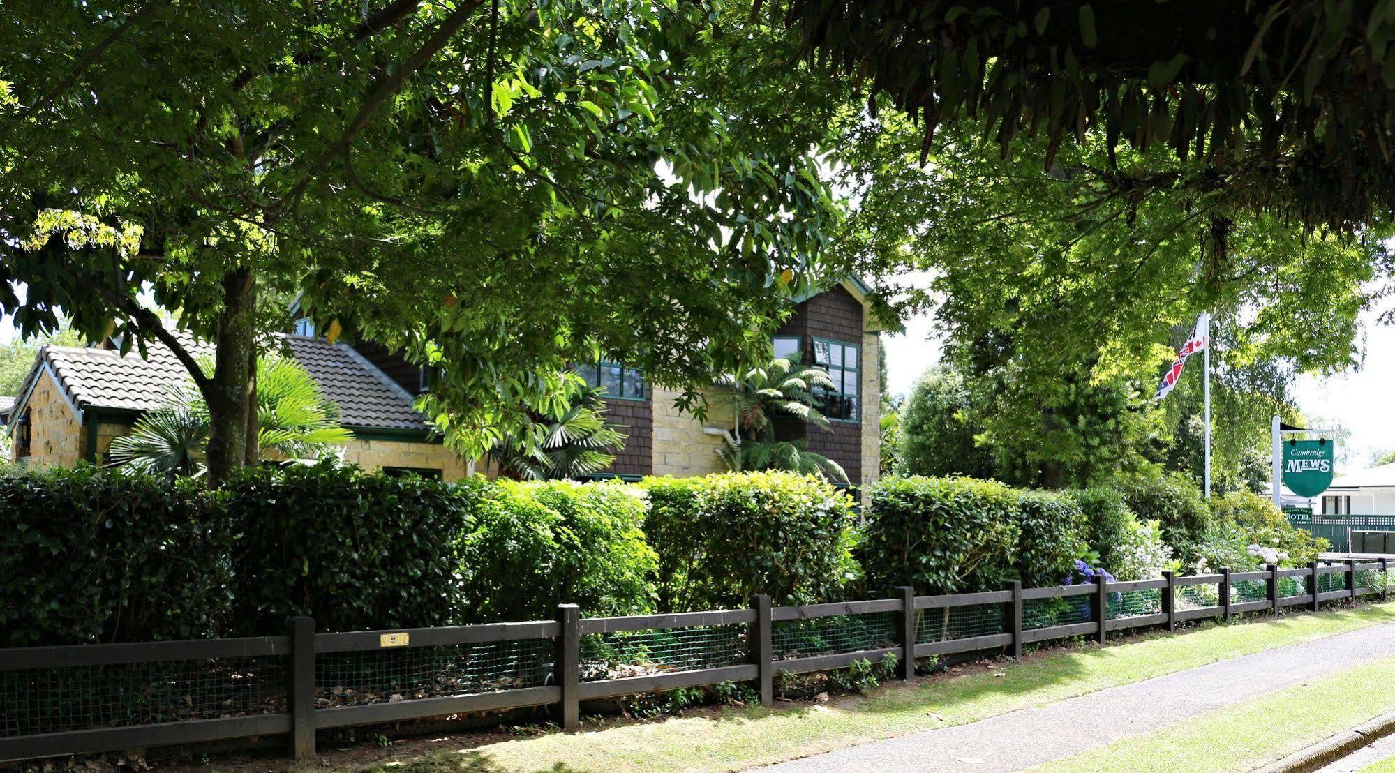 Cambridge Mews Motel Екстер'єр фото