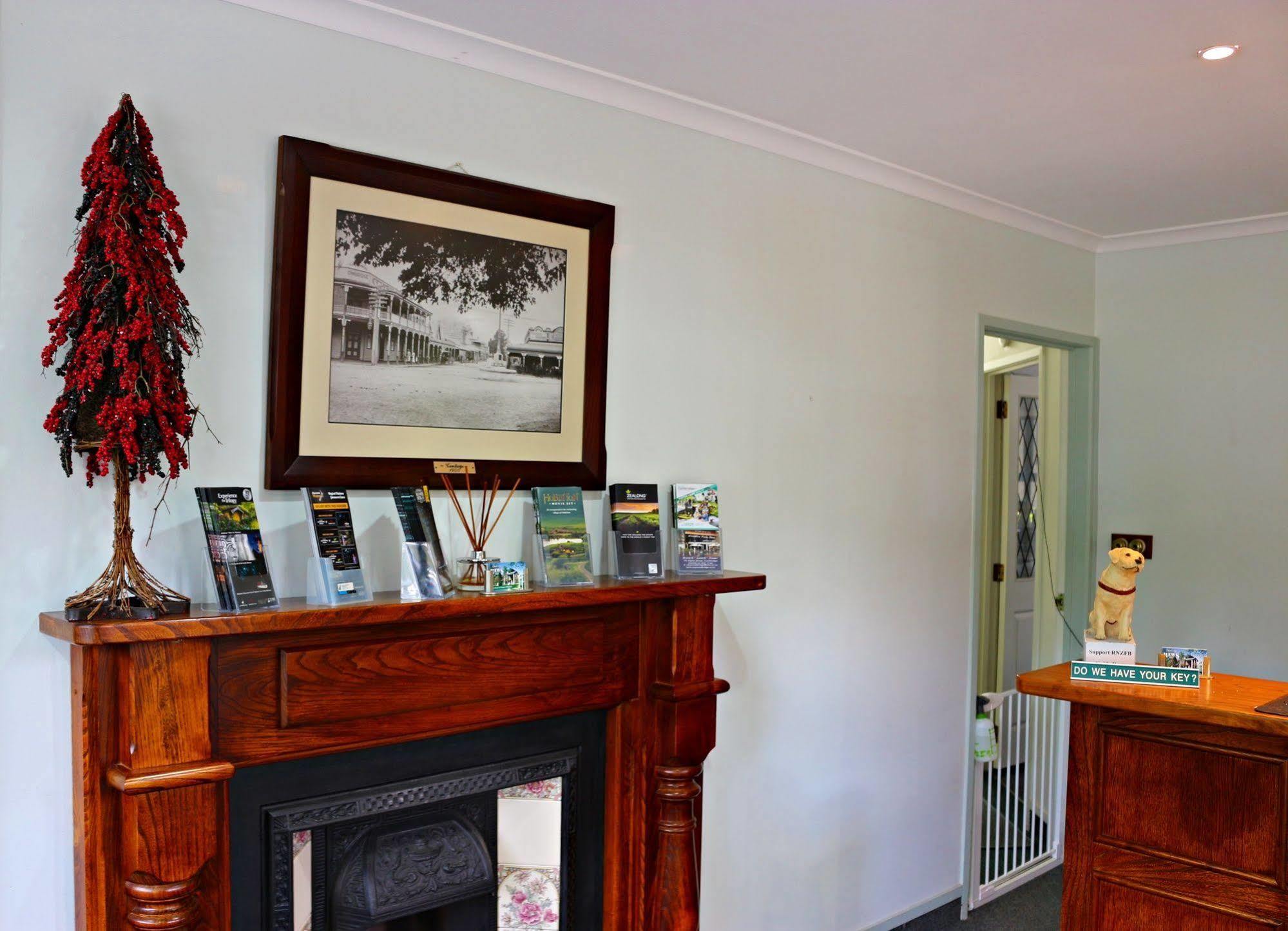 Cambridge Mews Motel Екстер'єр фото