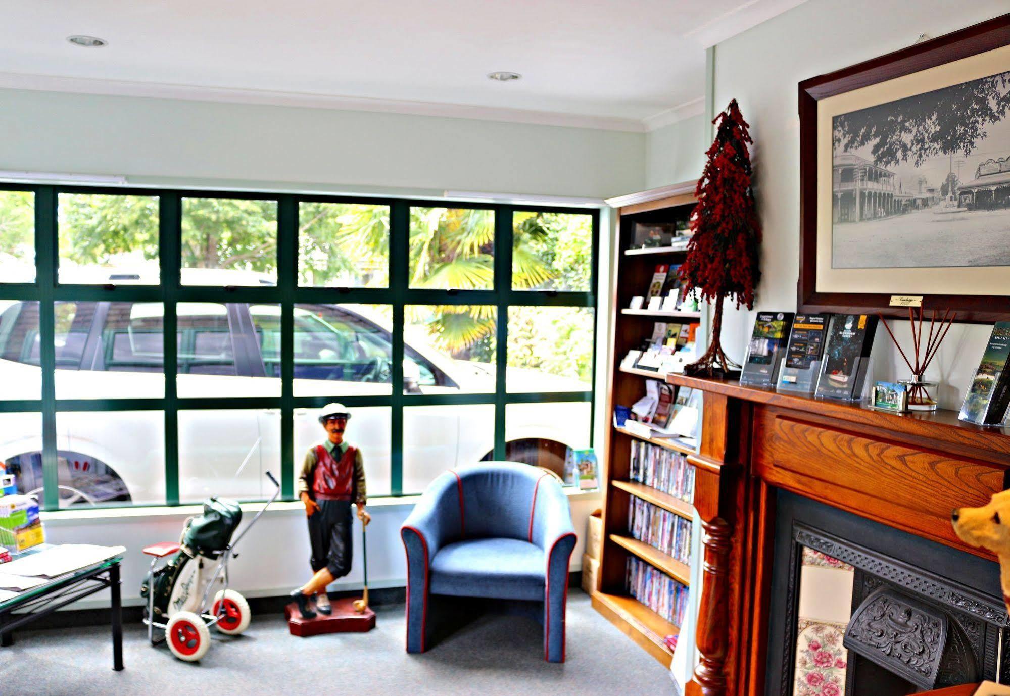 Cambridge Mews Motel Екстер'єр фото