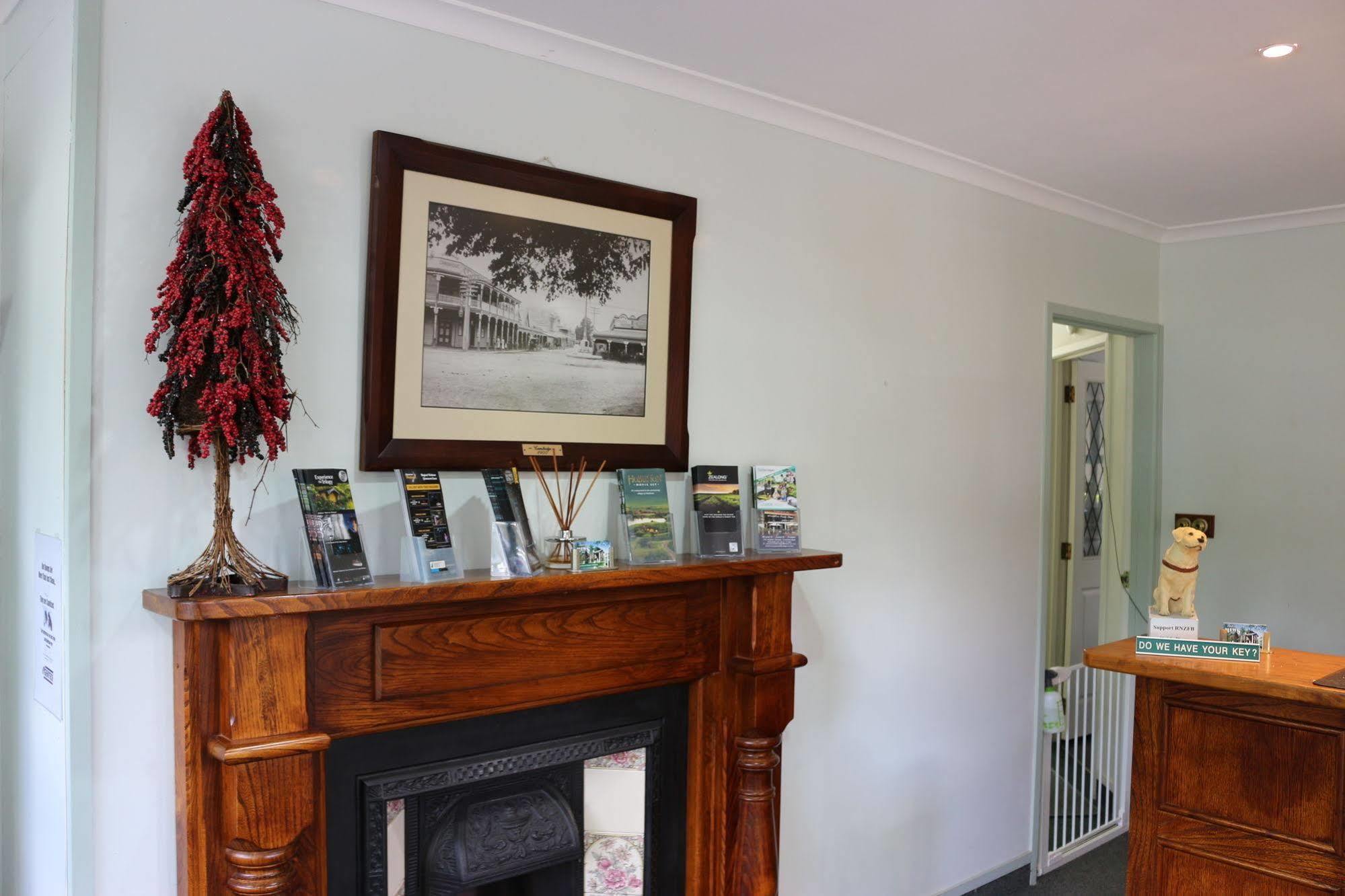 Cambridge Mews Motel Екстер'єр фото