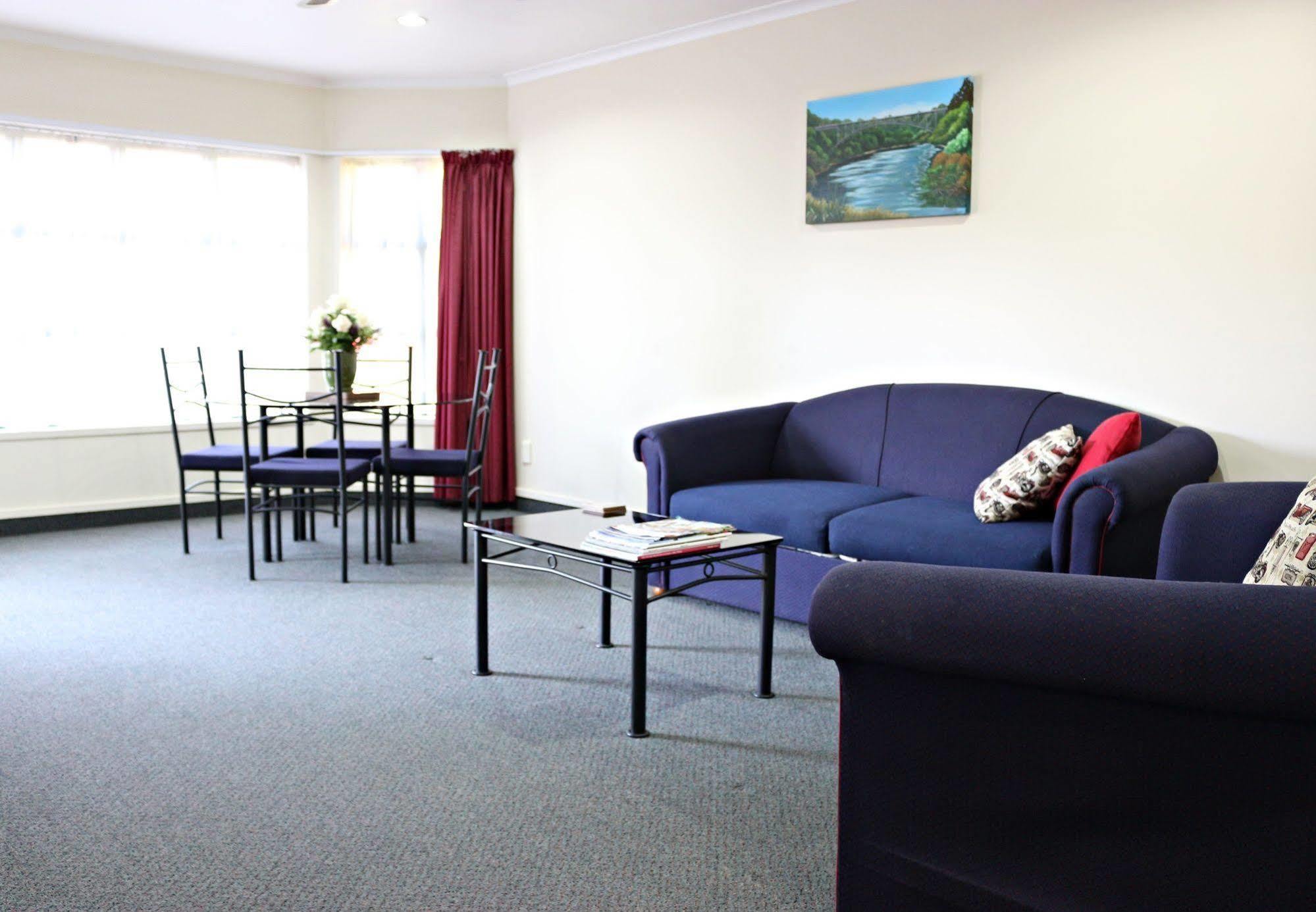 Cambridge Mews Motel Екстер'єр фото